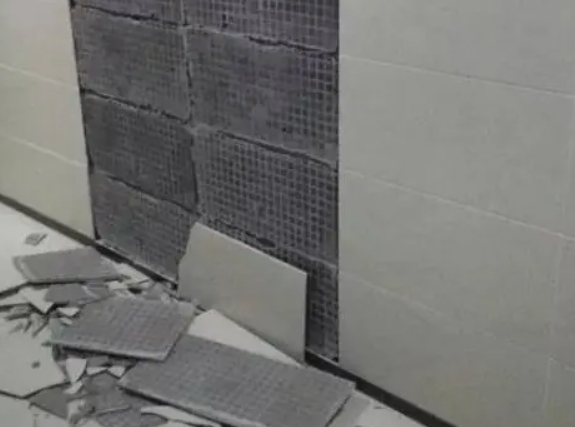 建华瓷砖空鼓维修公司分享下建华墙砖松动维修的知识